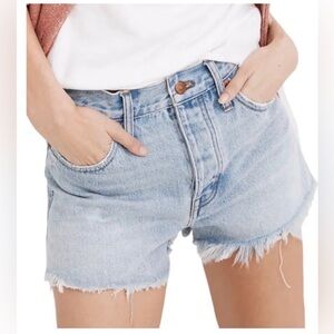 Madewell Relaxed Denim Shorts in Cedarcroft Wash size 31